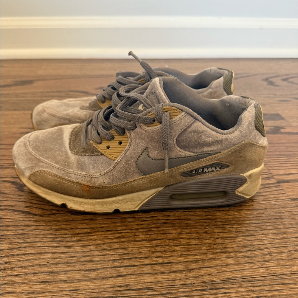 Nike Gray Sneakers